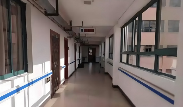 阿娇一个人独居北京3居室，自称比香港要便宜